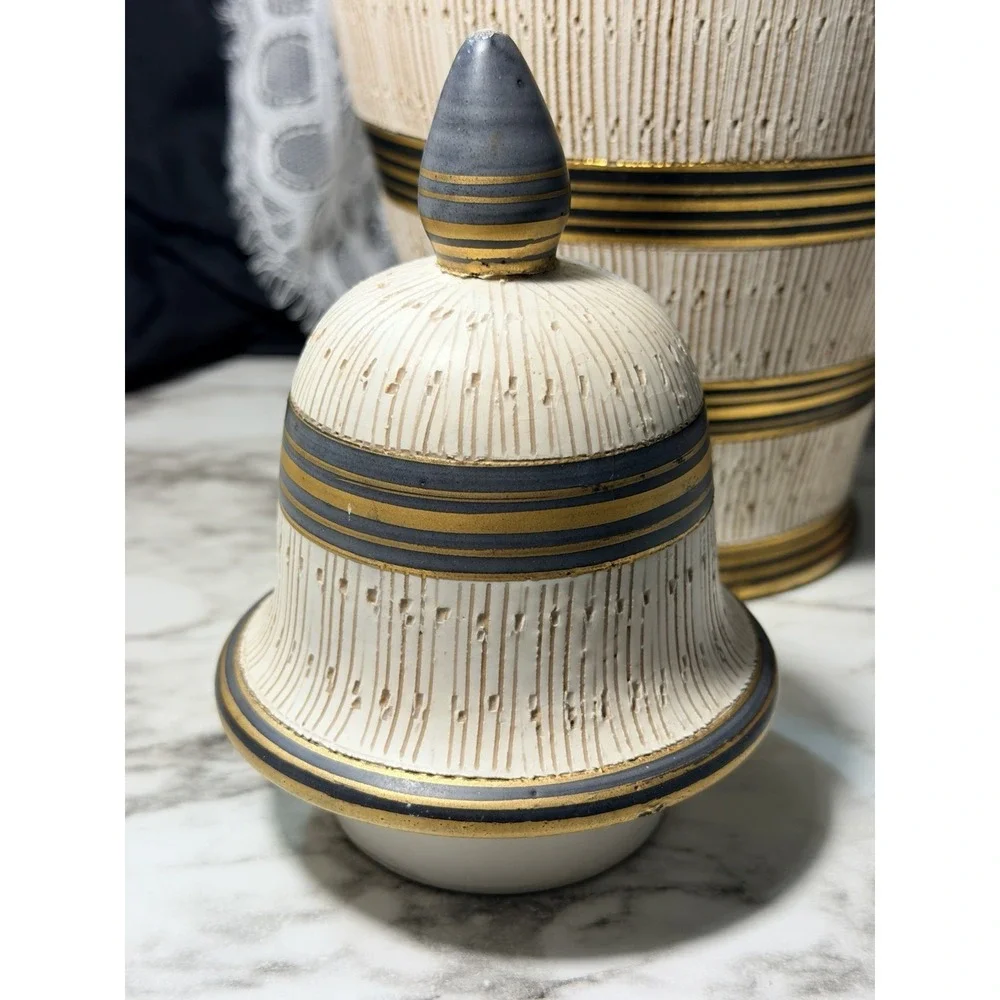 Beautiful VTG Large Ginger‎ Jar/Urn/Vase w/Lid ~Italy~ 16